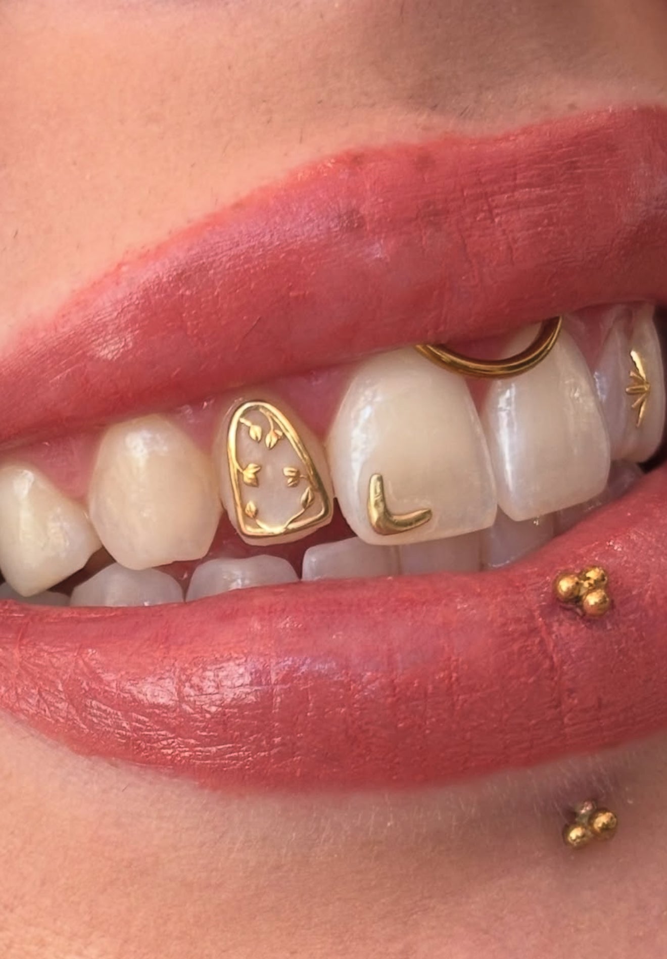 L- Shape Corner 18k Gold Tooth Charm